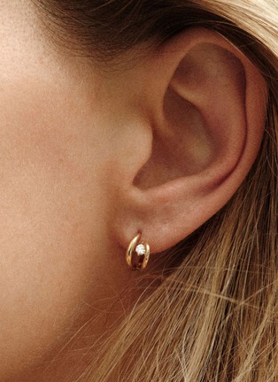 - CHARLOTTE CHESNAIS - Serti Sculpté 18K Gold Diamond Single Hoop Earring — Right