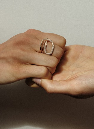  - CHARLOTTE CHESNAIS - Petit Round Trip 18K Gold Diamond Ring — EU 49
