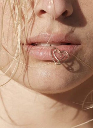 Detail View - Click To Enlarge - CHARLOTTE CHESNAIS - Alphajoaillerie Heart 18K Gold Diamond Necklace