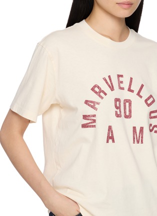  - MO&CO. - Printed T-Shirt