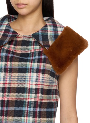  - SHUSHU/TONG - Faux Fur Lined Collar Sleeveless Crop Top