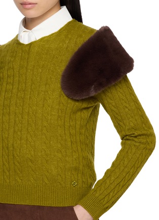 - SHUSHU/TONG - Decorative Faux Fur Collar Cable Knit Sweater