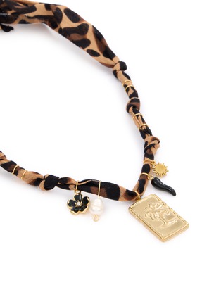 Detail View - Click To Enlarge - BADHNATI - Medal Pendant Pearl Necklace