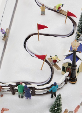 Detail View - Click To Enlarge - MUSICBOXWORLD - Alpine Ski Slope Animated Music Box