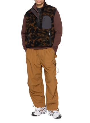 Figure View - Click To Enlarge - AND WANDER - Reversible Stand Collar Boa Vest