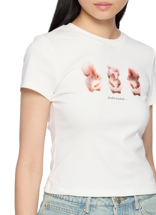  - MARKGONG - Graphic Print Short Sleeve T-shirt
