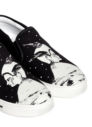 Detail View - Click To Enlarge - MARC BY MARC JACOBS SHOES - 'Bea' print canvas skate slip-ons