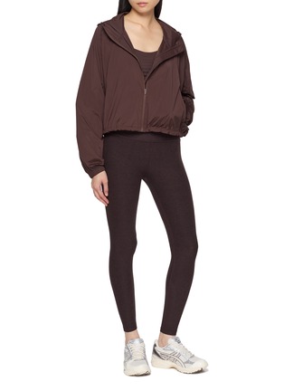 Figure View - Click To Enlarge - BEYOND YOGA - In The Zone Strappy Cropped Tank Top