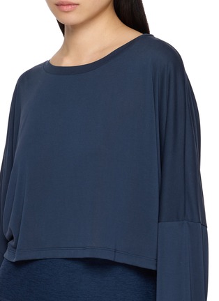  - BEYOND YOGA - Studio Luxe Cropped Long Sleeve T-Shirt