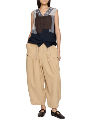 Figure View - Click To Enlarge - FAFAMOON - Scalloped Floral Embroidered Patchwork Vest