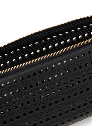 Detail View - Click To Enlarge - ALAÏA - Delta Vienne Leather Clutch
