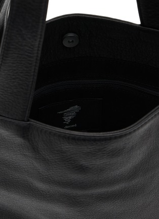 Detail View - Click To Enlarge - DISCORD YOHJI YAMAMOTO - Small Clasp Pocket Leather Tote Bag