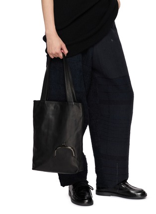 Figure View - Click To Enlarge - DISCORD YOHJI YAMAMOTO - Small Clasp Pocket Leather Tote Bag
