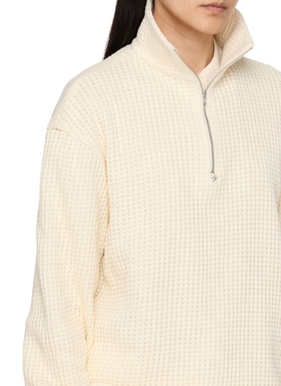  - YOUNG N SANG - Quarter Zip Waffle Knit Pullover