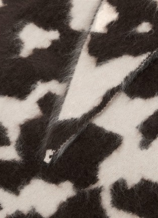 Detail View - Click To Enlarge - GUEST IN RESIDENCE - Grizzly Wild Rag Scarf
