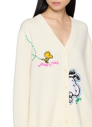  - CHINTI & PARKER - X Peanuts Snoopy Hand Embroidered Knit Cardigan