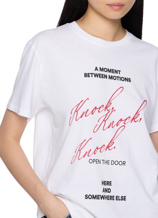  - EENK - Slogan Graphic Print T-Shirt