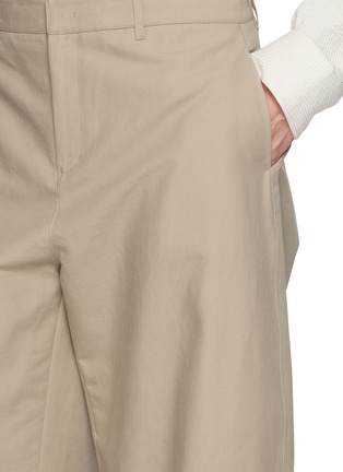  - AMOMENTO - Pleated Curved Leg Pants