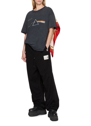 Figure View - Click To Enlarge - DISCOVERED - Scarf Panel Band T-Shirt