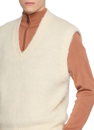  - J∞QUALITY - V-Neck Wool Knit Vest
