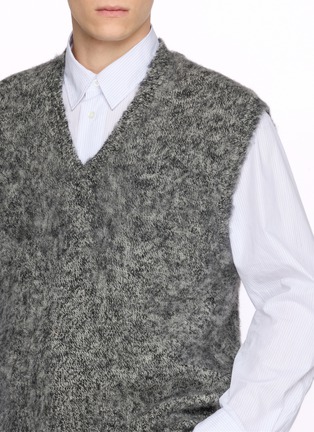  - J∞QUALITY - V-Neck Wool Knit Vest