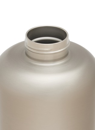 Detail View - Click To Enlarge - SUNNIES FLASK - Bottle 64oz — Chrome