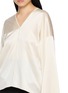  - MS MIN - V-Neck Fluid Long Sleeve Top