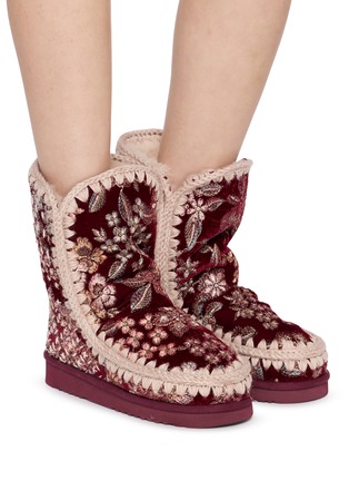 Figure View - Click To Enlarge - MOU - Eskimo 24 Sashiko Floral Embroidered Velvet Boots