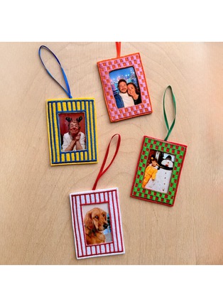 Detail View - Click To Enlarge - STUDIO THIE - Check Photo Frame Embroidered Ornament