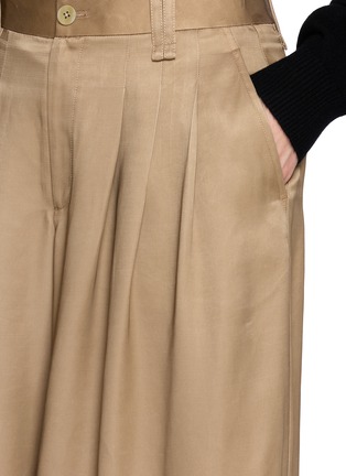  - BOINIGAN - Wide Leg Cropped Pants