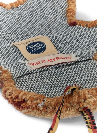 Detail View - Click To Enlarge - DOING GOODS - Ginger Bread Wool Gift Hanger