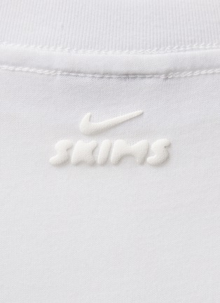  - NIKESKIMS - NikeSKIMS Performance Cotton Blend Crop Twist Tank