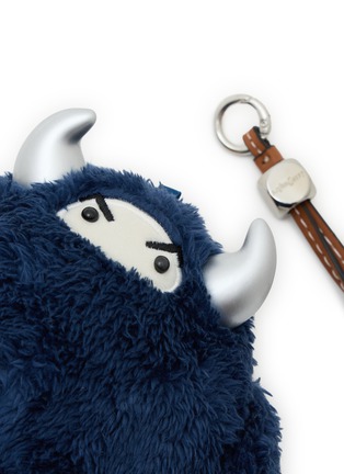 Detail View - Click To Enlarge - BAZ & FRIENDS - Boss Mini Plush Bag Charm Tote