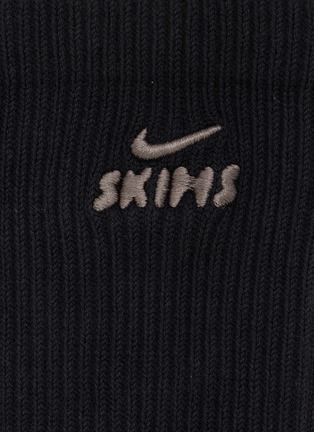 Detail View - Click To Enlarge - NIKESKIMS - NikeSKIMS Dri-Fit™ Pilates Grip Crew Sock