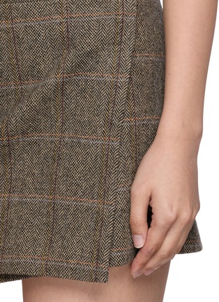  - SPORTY & RICH - Signature Logo Fold Front Chequered Mini Skirt