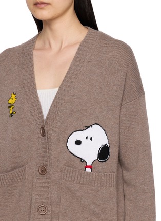  - CHINTI & PARKER - X Peanuts Snoopy Peek Pocket Wool Cashmere Cardigan