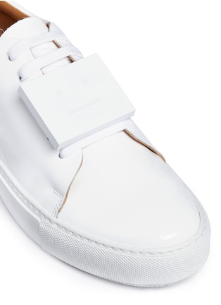 Detail View - Click To Enlarge - ACNE STUDIOS - Emoticon plate patent leather sneakers