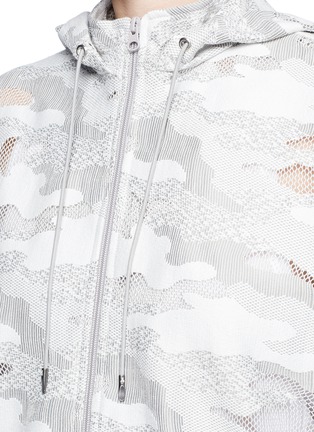 Detail View - Click To Enlarge - 72993 - 'Descender' camouflage lace drawstring jacket