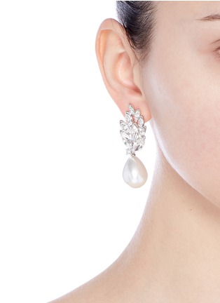 Figure View - Click To Enlarge - KENNETH JAY LANE - Glass crystal cluster pearl drop earrings