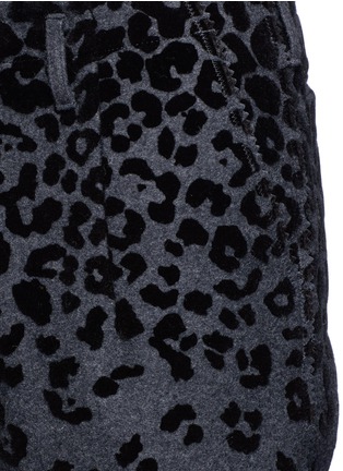 Detail View - Click To Enlarge - KOLOR - Leopard velvet flock print wool-blend pants