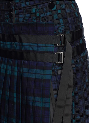 Detail View - Click To Enlarge - SACAI - Eyelet check underlay plaid wrap skirt