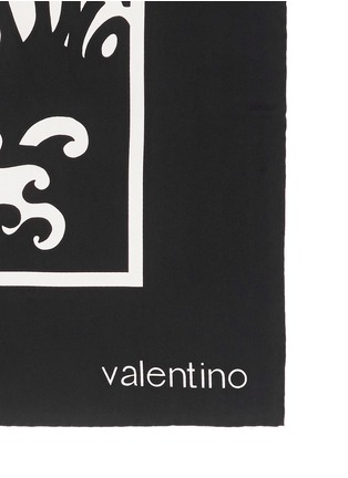 Detail View - Click To Enlarge - VALENTINO GARAVANI - 'SS 1970 Re-Edition' vintage logo print silk scarf