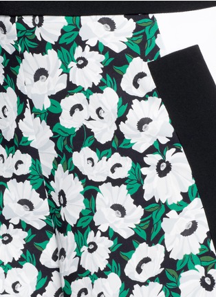 Detail View - Click To Enlarge - STELLA MCCARTNEY - 'Kristelle' poppy print colourblock shorts
