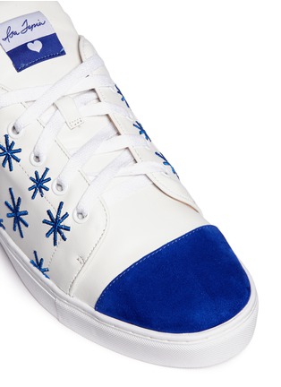 Detail View - Click To Enlarge - ISA TAPIA - 'Miro' star embroidery suede trim sneakers