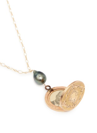 Detail View - Click To Enlarge - ANTIQUE LOCKETS - Tahitian pearl 14k gold antique round locket necklace