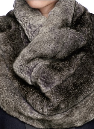 Detail View - Click To Enlarge - ARMANI COLLEZIONI - Rabbit fur shoulder wrap