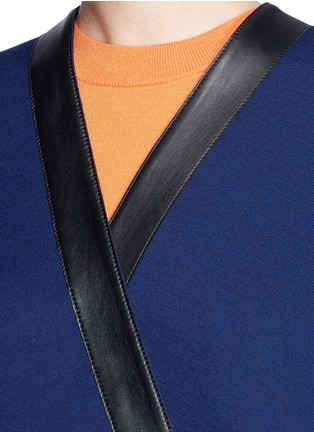 Detail View - Click To Enlarge - ST. JOHN - Calf leather trim wrap cape