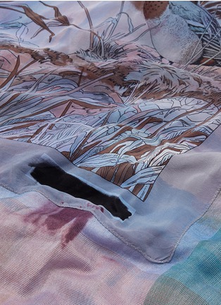 Detail View - Click To Enlarge - DIANORA SALVIATI - Vintage duck print cashmere-silk scarf