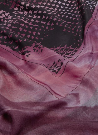 Detail View - Click To Enlarge - DIANORA SALVIATI - Vintage stripe cashmere-silk scarf