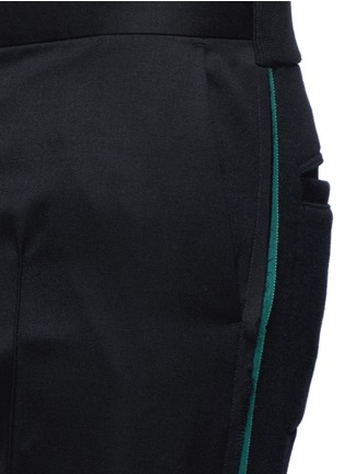 Detail View - Click To Enlarge - 73088 - Mixed media slim fit shorts